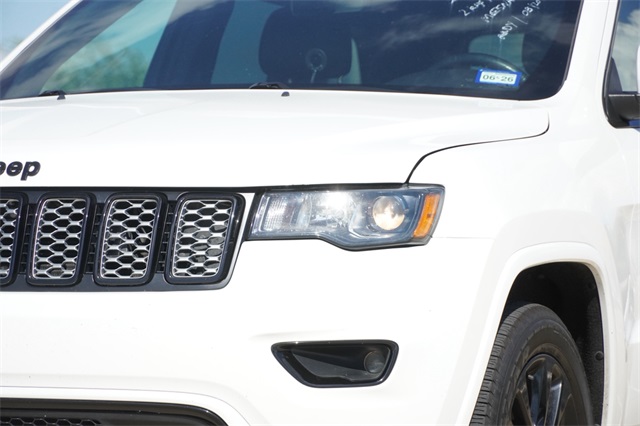 2018 Jeep Grand Cherokee Altitude photo 2