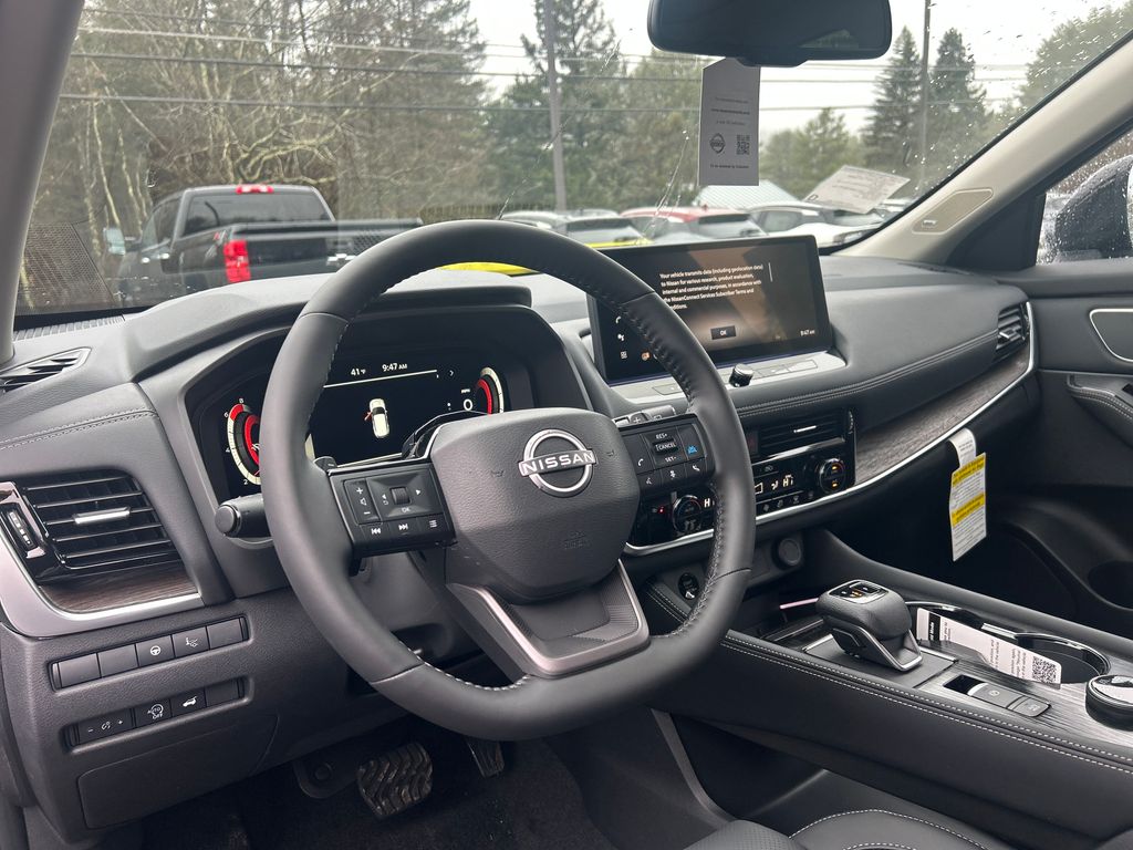 2025 Nissan Rogue Platinum photo 18