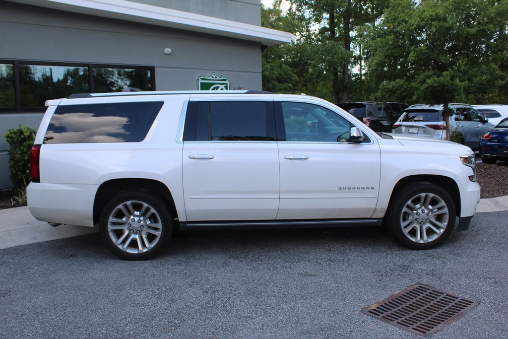 2019 Chevrolet Suburban 1500 Premier photo 3