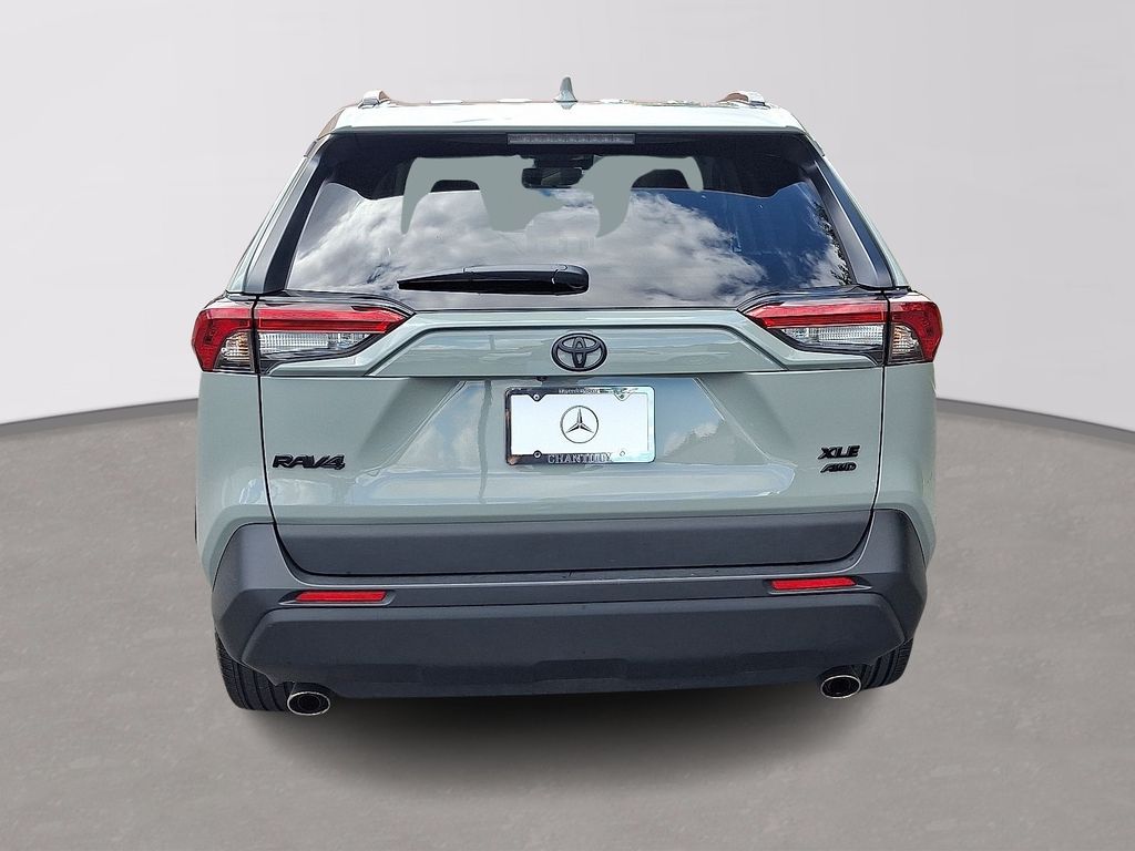 2023 Toyota RAV4 XLE Premium photo 3