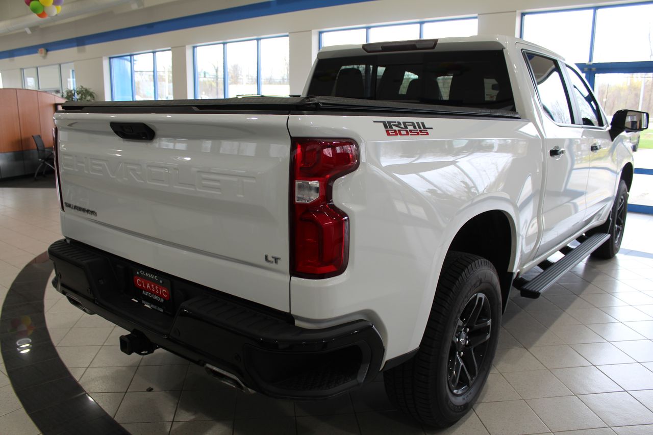 2022 Chevrolet Silverado 1500 LT Trail Boss photo 2