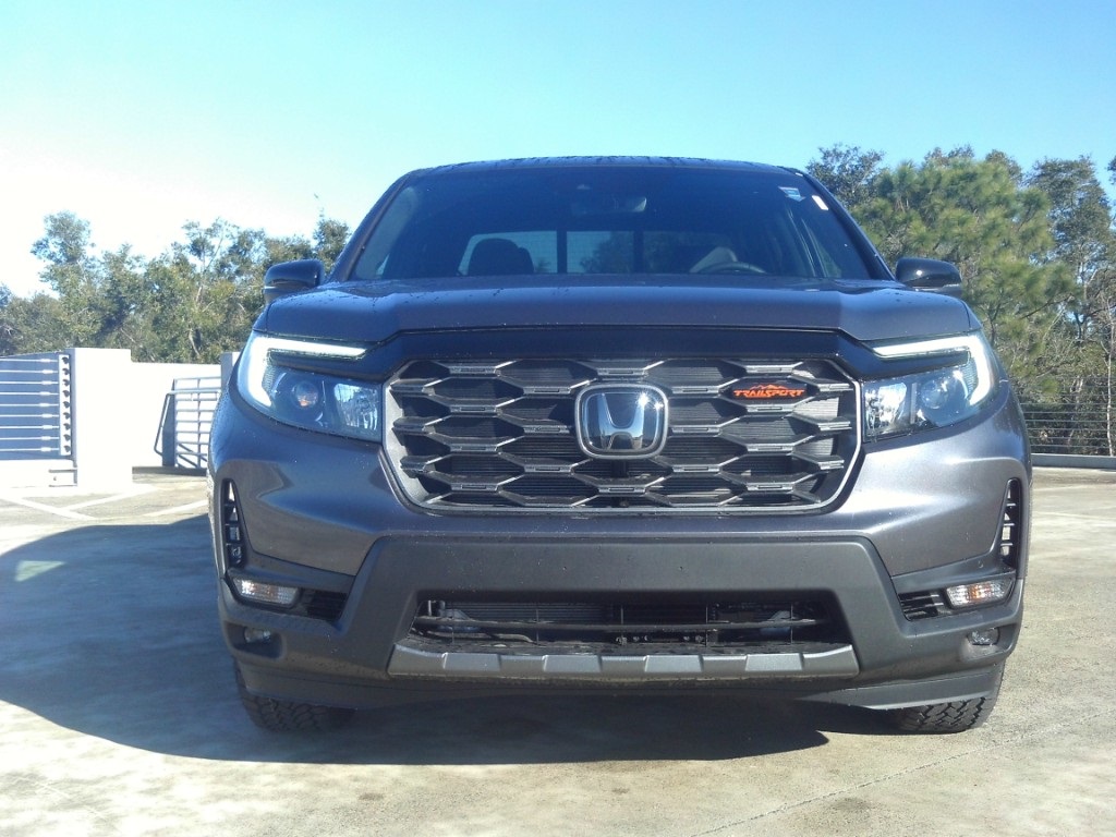 2025 Honda Ridgeline TrailSport photo 2