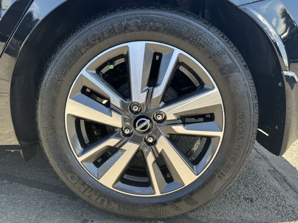 2025 Nissan Versa 1.6 S photo 12