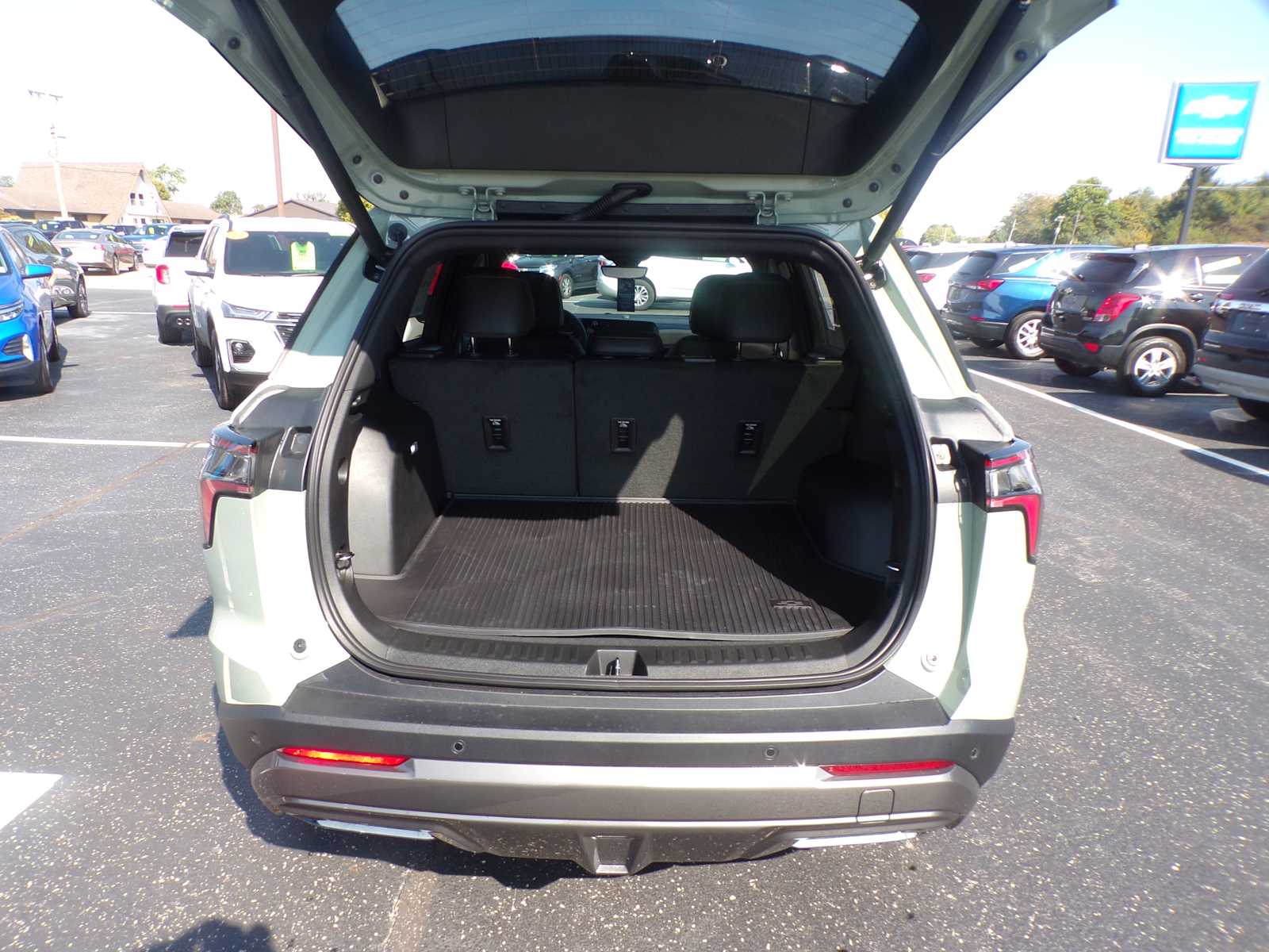 2026 Chevrolet Equinox ACTIV photo 9