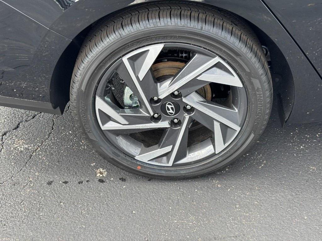 2025 Hyundai Elantra Hybrid SEL Sport photo 4