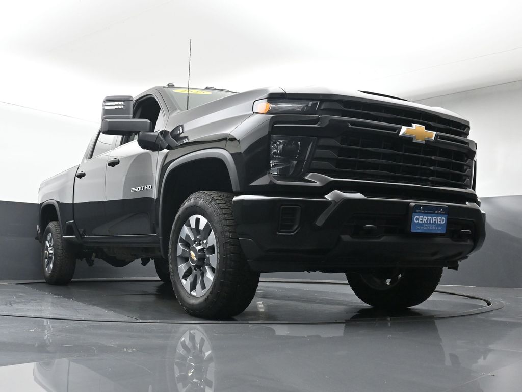 2025 Chevrolet Silverado 2500HD Custom photo 21