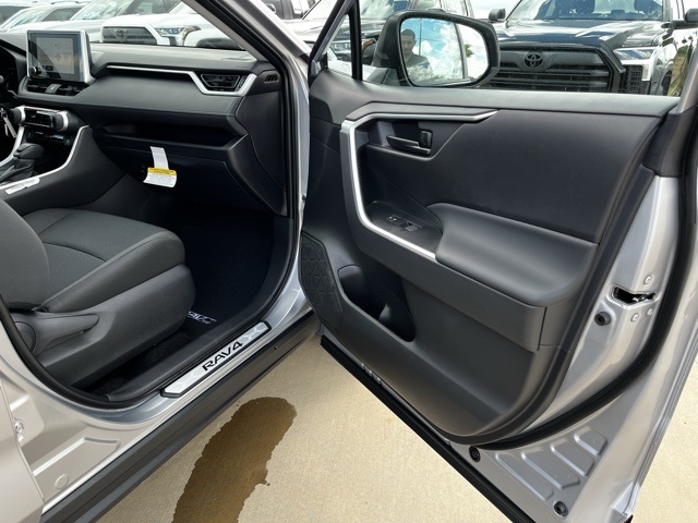 2025 Toyota RAV4 LE photo 16