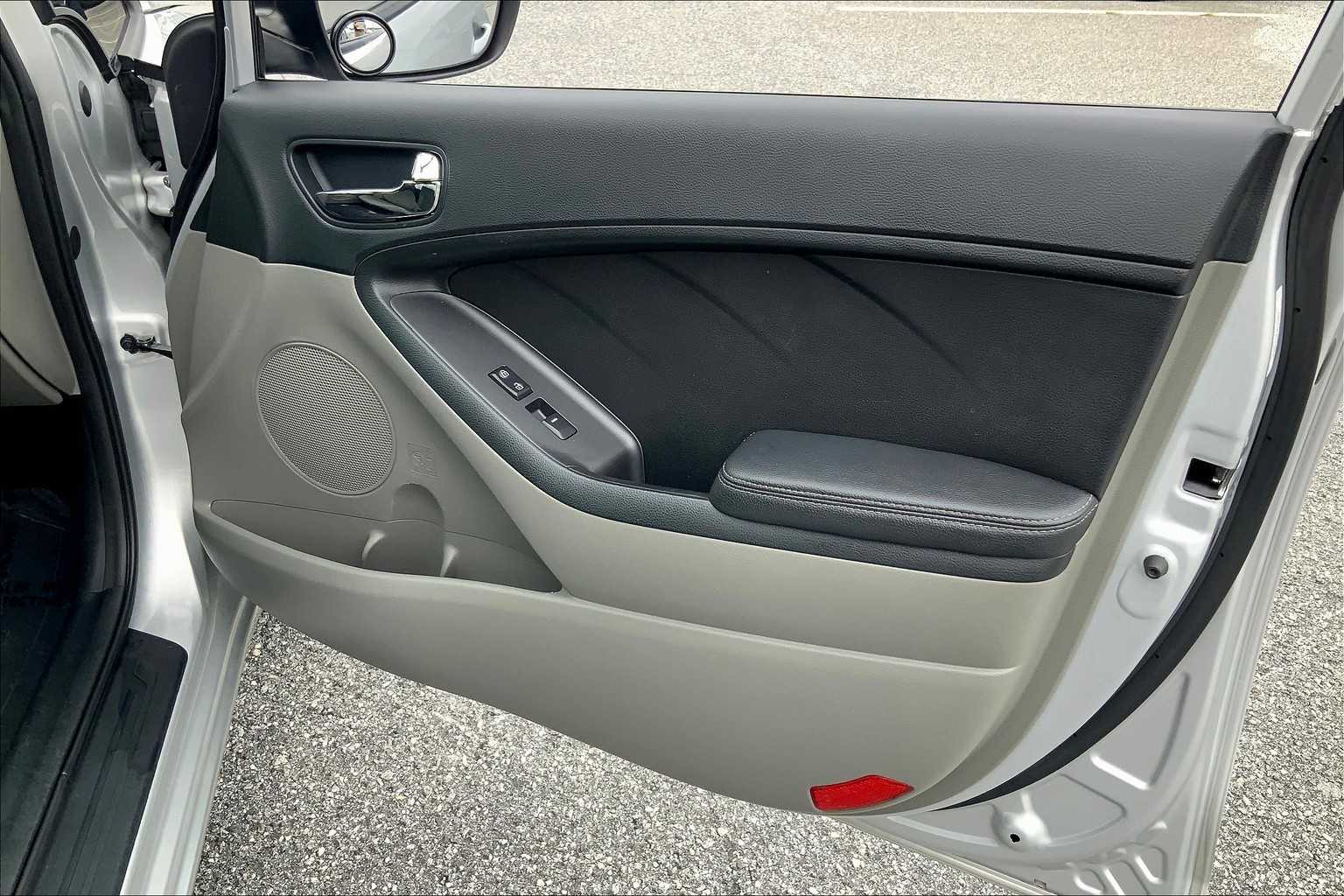 2016 Kia Forte LX photo 20