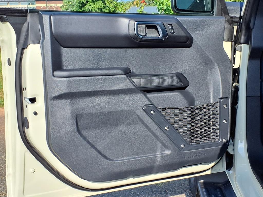 2025 Ford Bronco Outer Banks photo 4