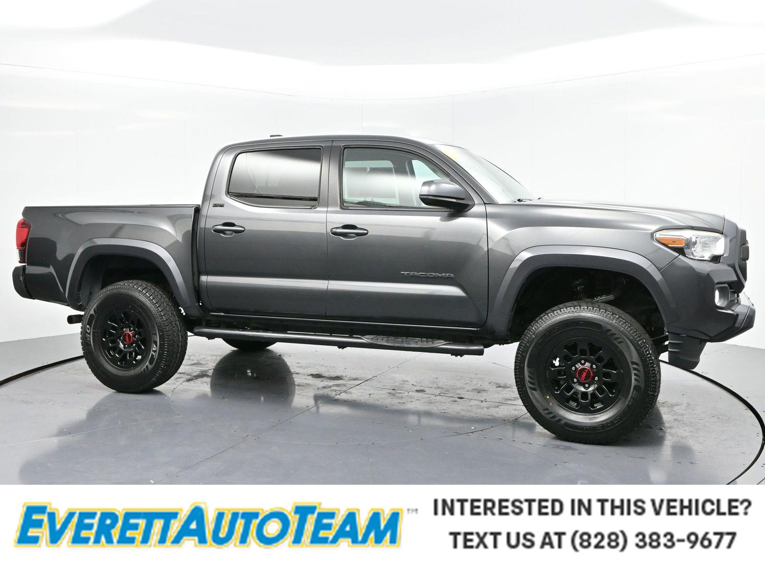 2020 Toyota Tacoma SR5's photo
