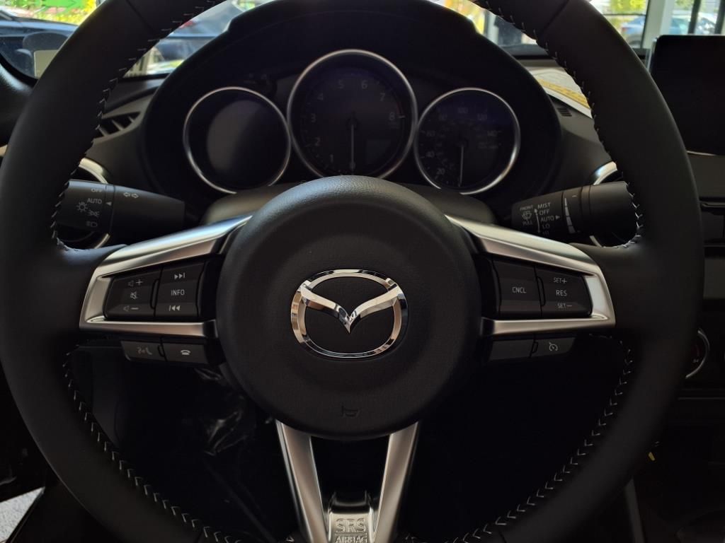 2025 Mazda MX-5 Miata Miata RF Grand Touring photo 9