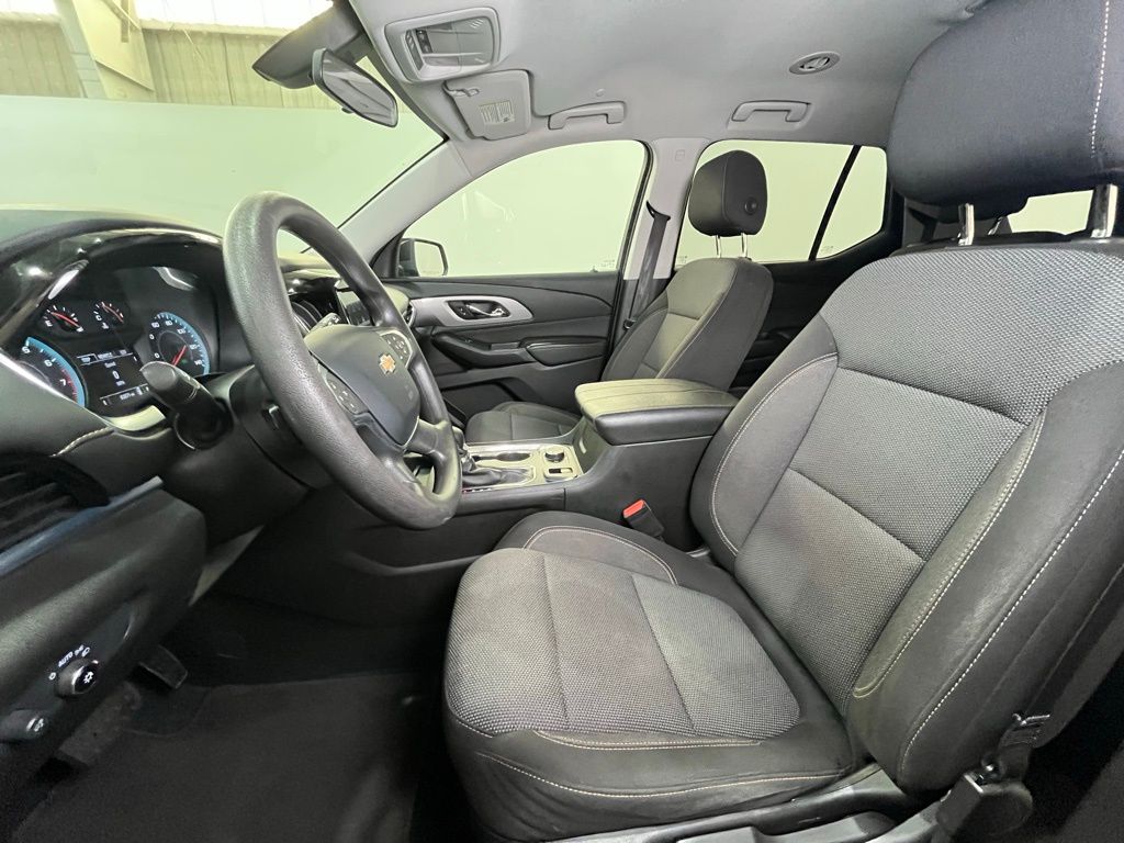 2021 Chevrolet Traverse LS photo 16