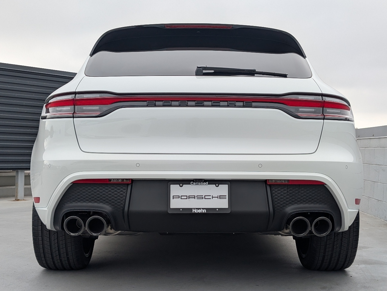 2025 Porsche Macan T photo 11