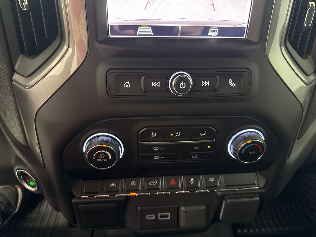 2025 Chevrolet Silverado 1500 Custom photo 18