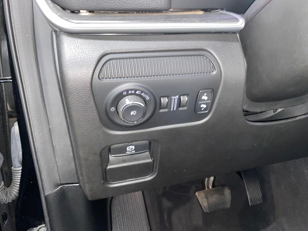 2023 Jeep Wagoneer L Series III photo 29