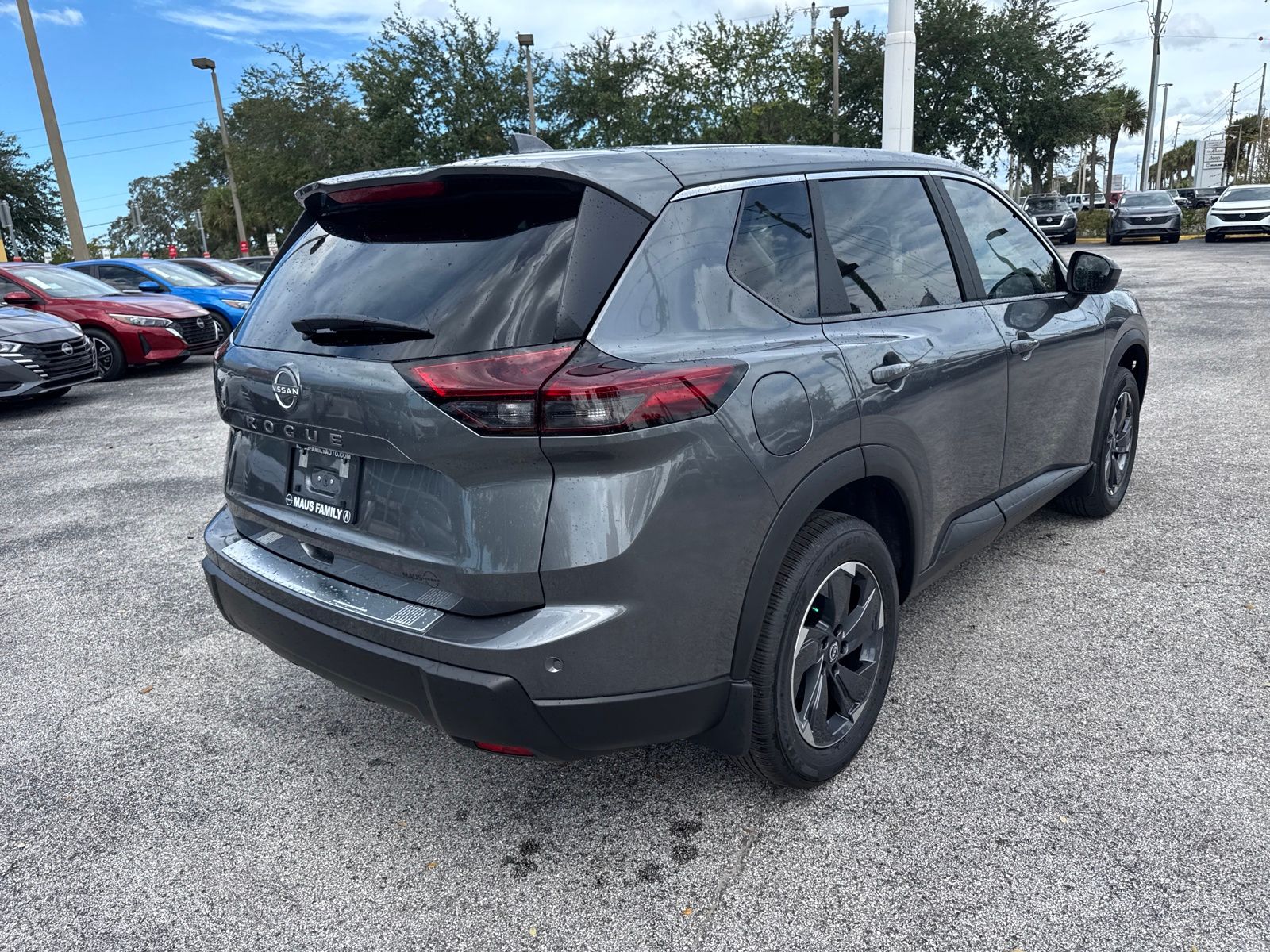 2026 Nissan Rogue SV photo 5