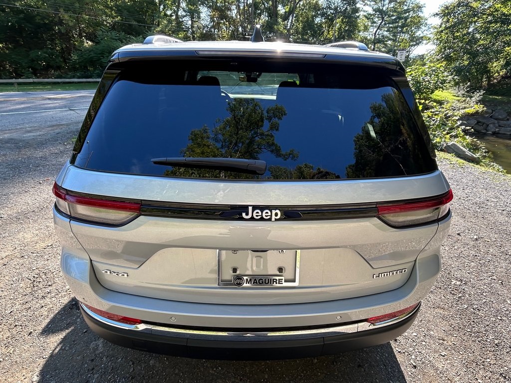 2025 Jeep Grand Cherokee Limited photo 4