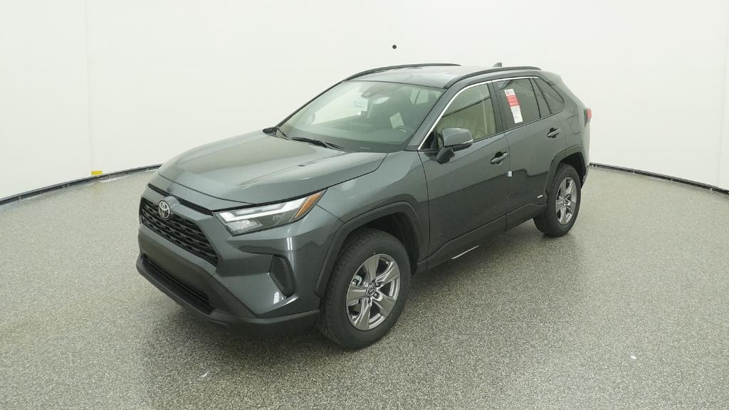 2025 Toyota RAV4 XLE's photo