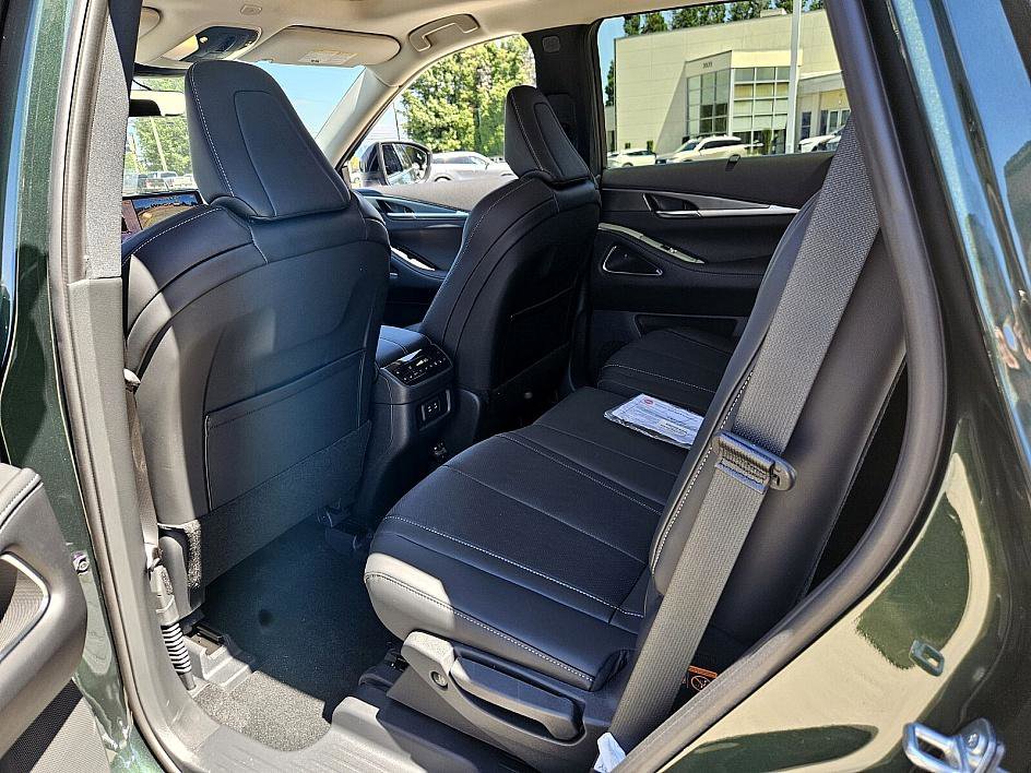 2026 Infiniti QX60 Luxe photo 8