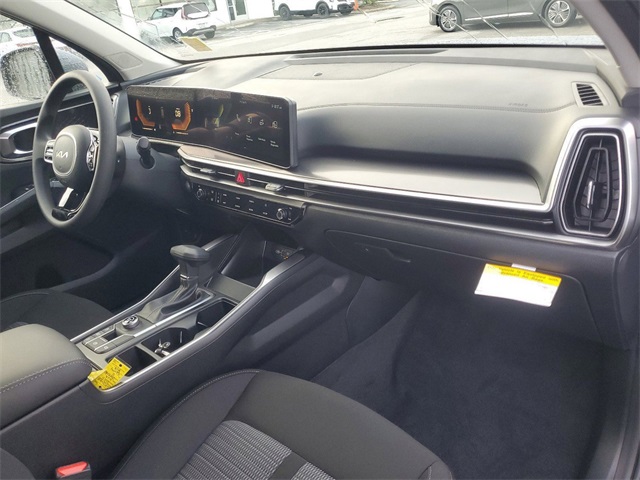 2025 Kia Sorento LX photo 23