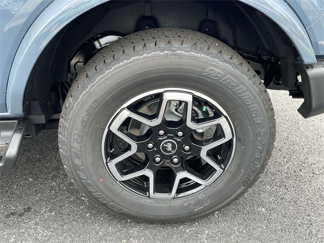 2025 Ford Bronco Outer Banks photo 15