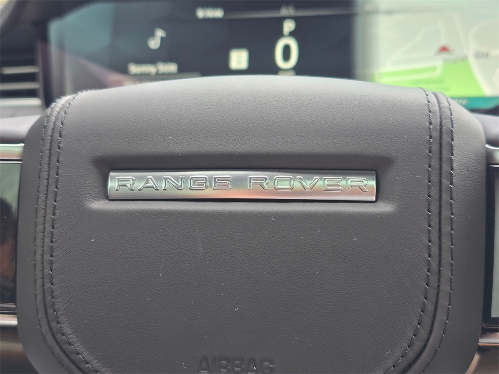 2025 Land Rover Range Rover SE photo 16