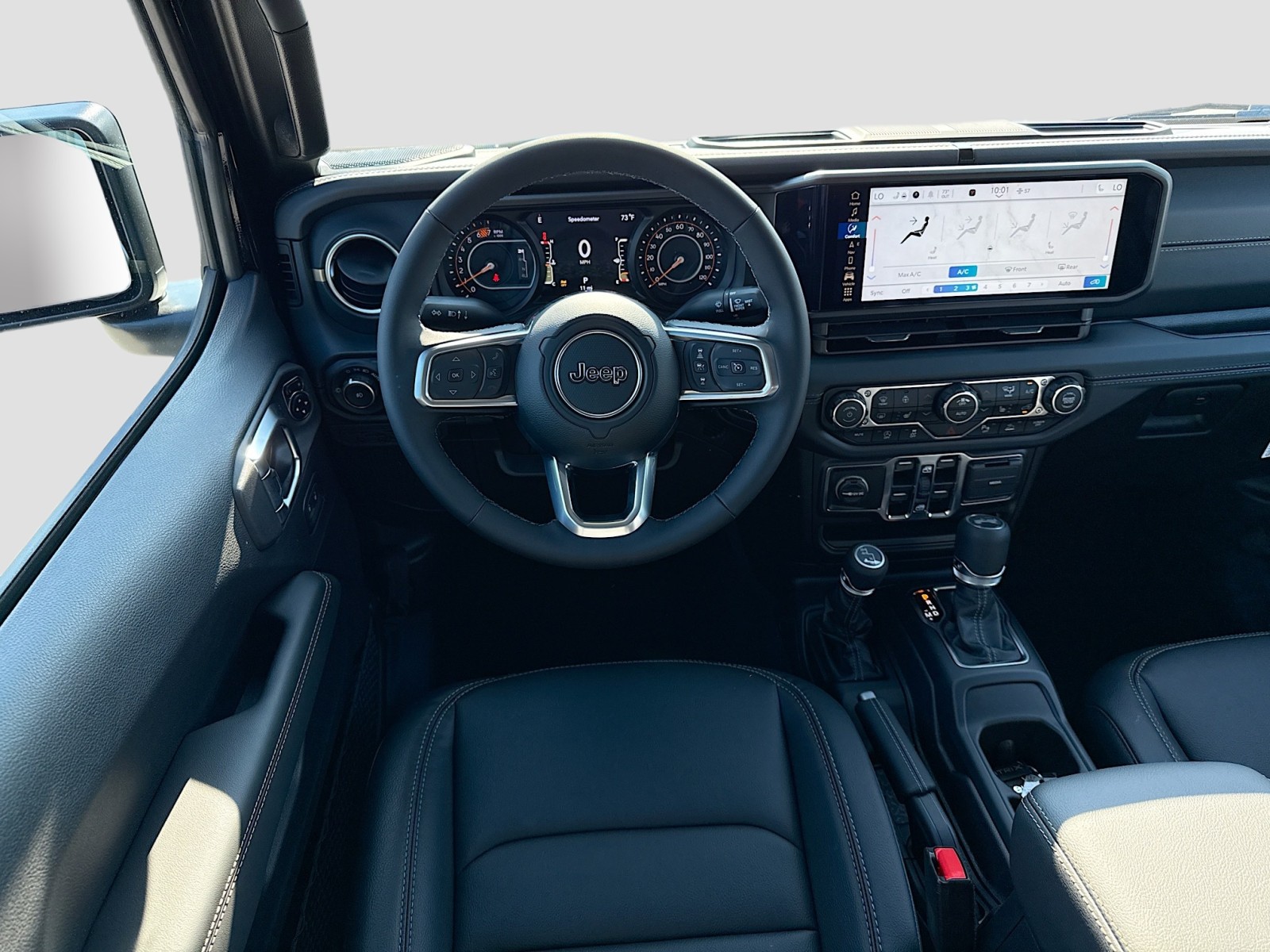 2025 Jeep Wrangler Sahara photo 19