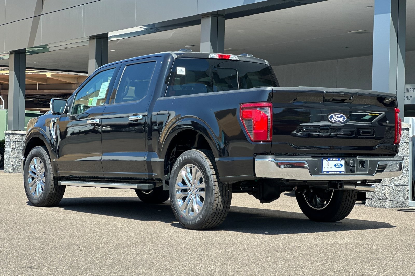 2025 Ford F-150 XLT photo 5