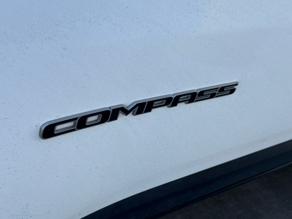 2022 Jeep Compass Sport photo 2