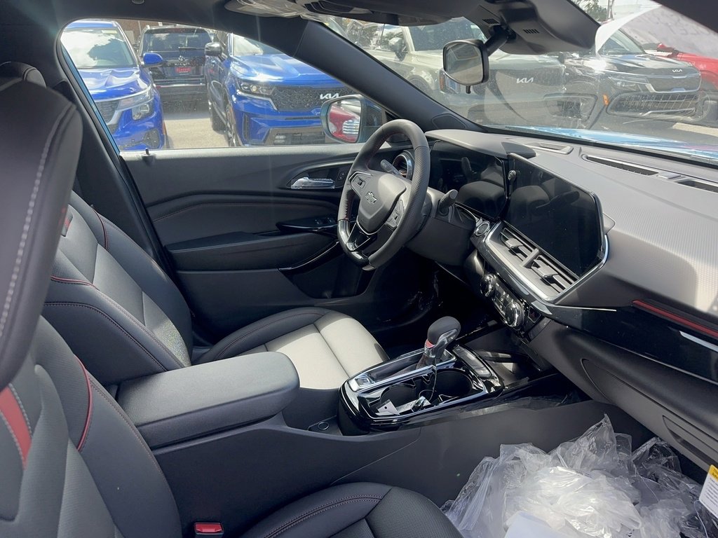 2025 Chevrolet Trax photo 6