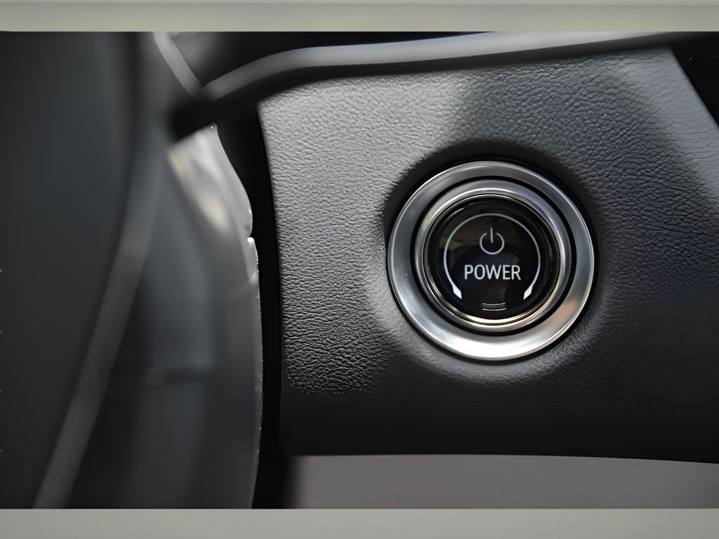 2025 Cadillac Lyriq Luxury photo 25