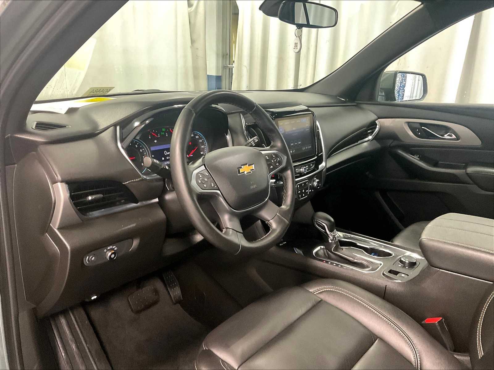 2023 Chevrolet Traverse Leather photo 8