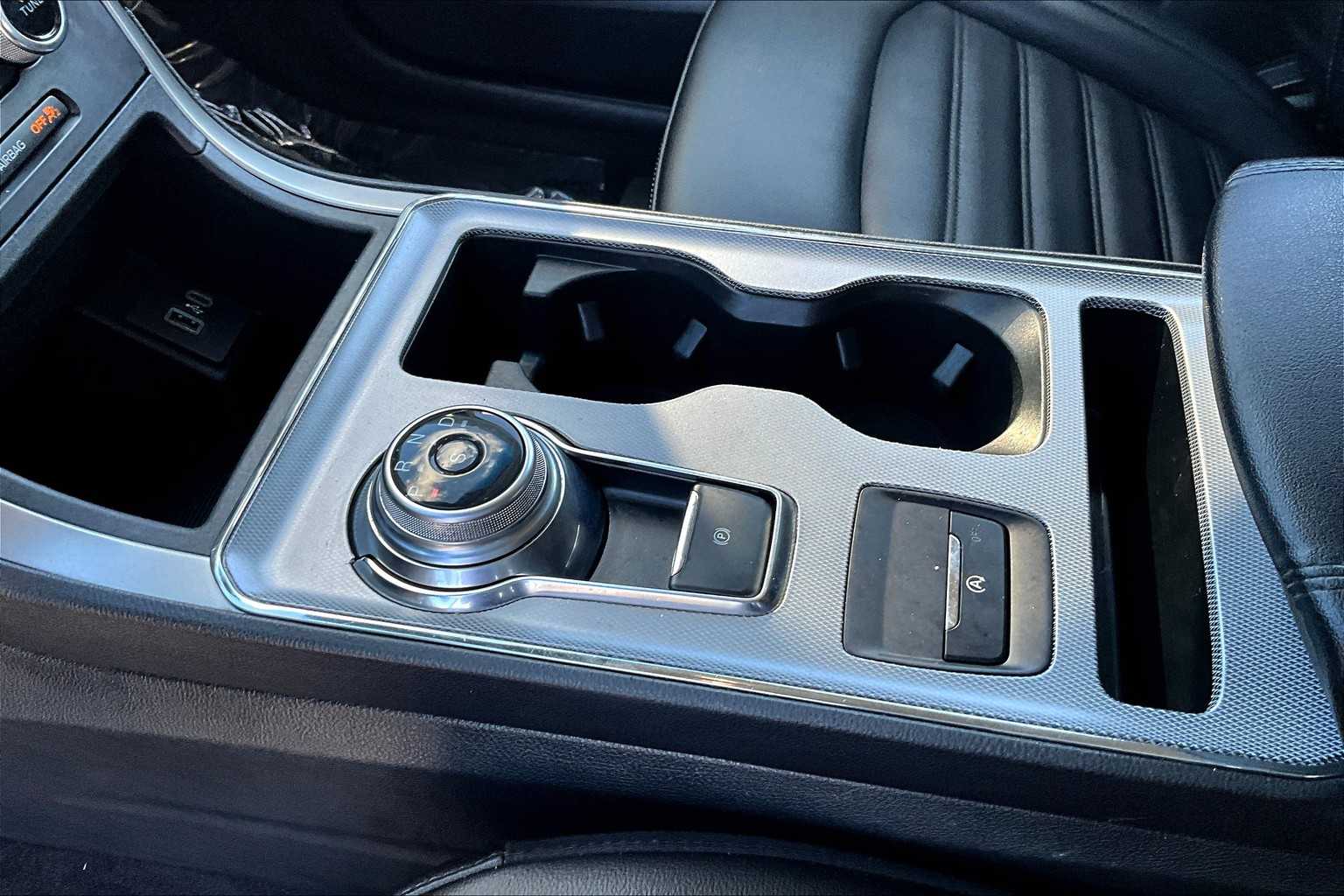 2021 Ford Edge SEL photo 15