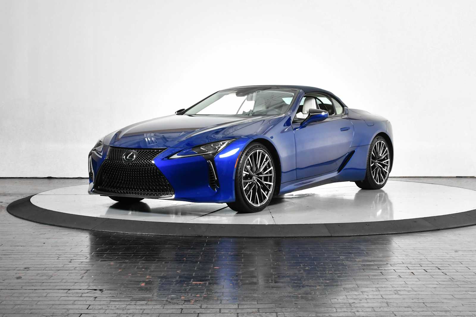 2024 Lexus LC 500's photo