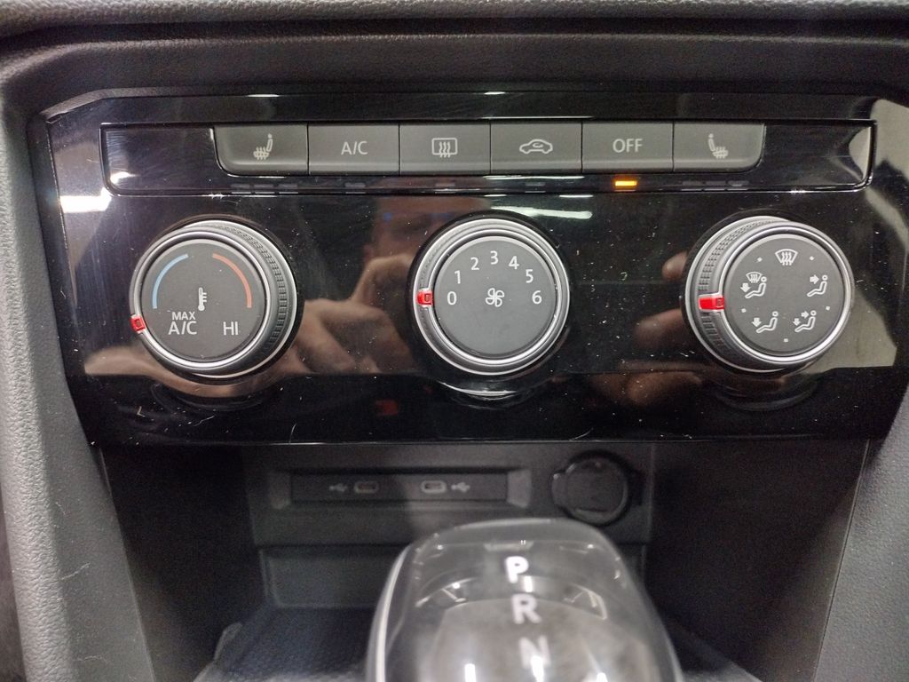 2023 Volkswagen Taos SE photo 30