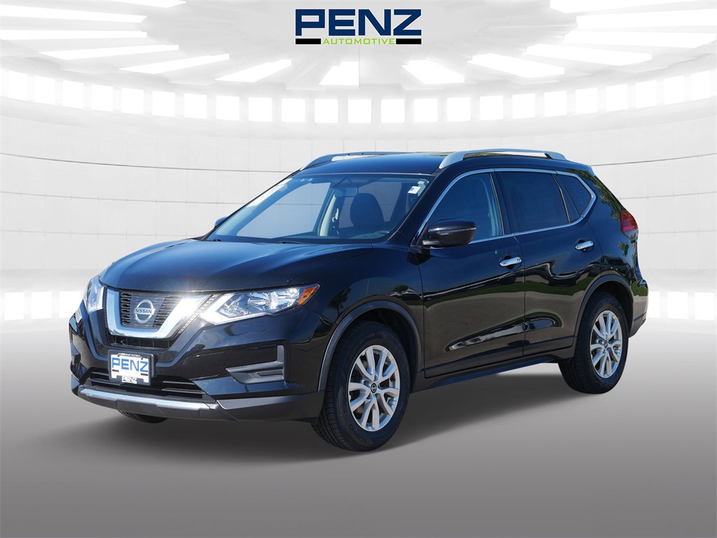 2017 Nissan Rogue SV photo 3