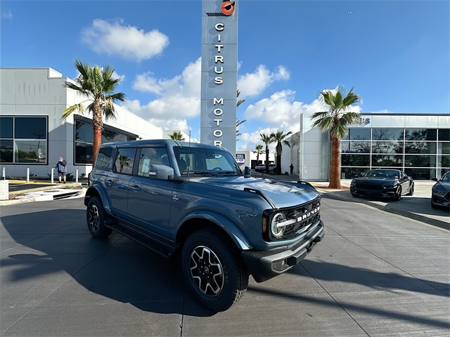 2025 Ford Bronco 4-Door Outer Banks's photo