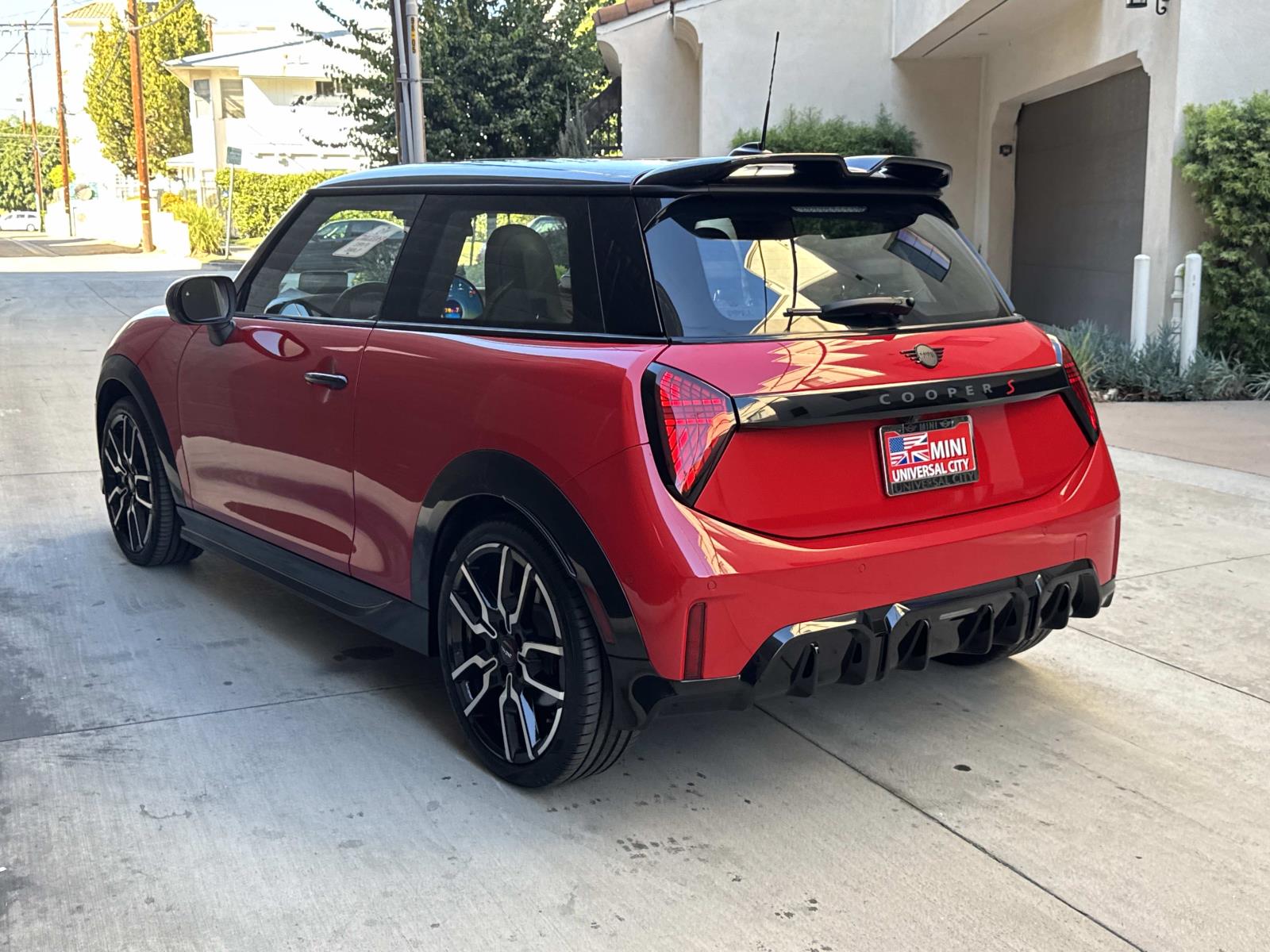 2025 Mini Cooper 2 Door Hardtop Signature photo 3