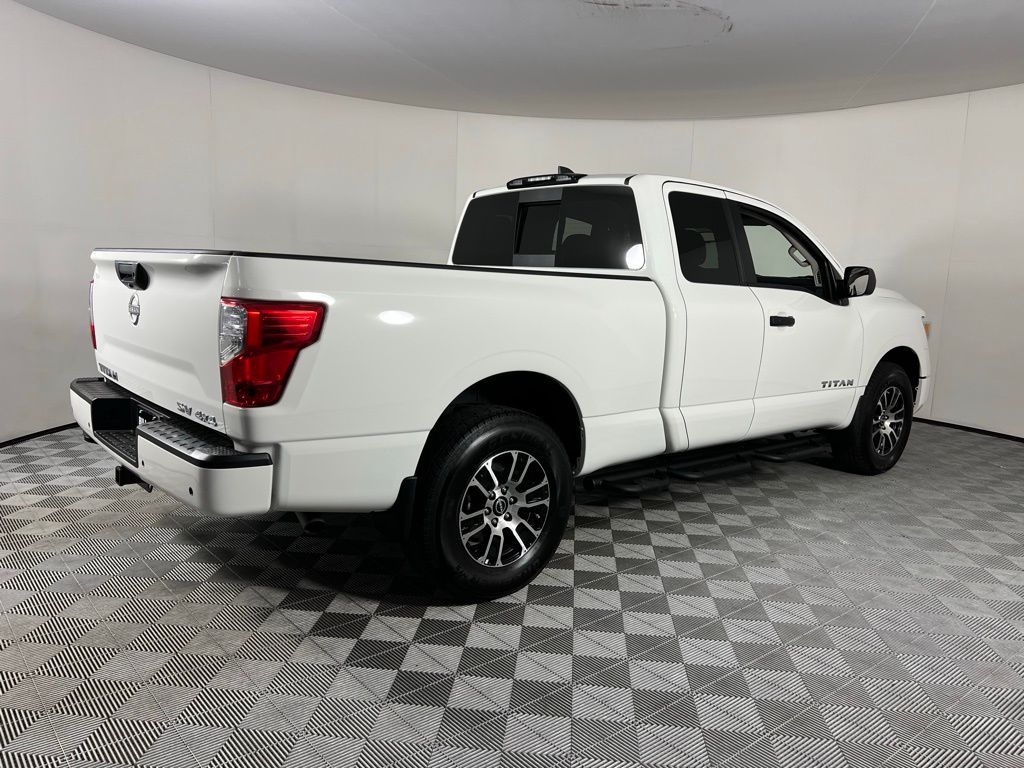 2024 Nissan Titan SV photo 4