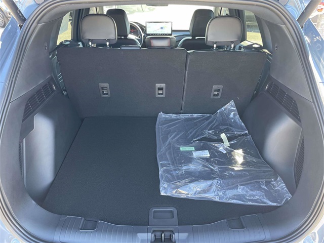 2026 Ford Escape ST-Line photo 4