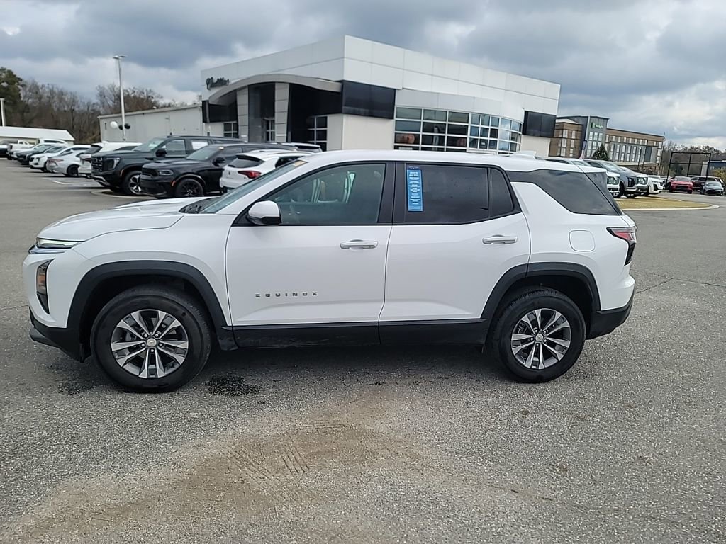 2025 Chevrolet Equinox LT photo 4