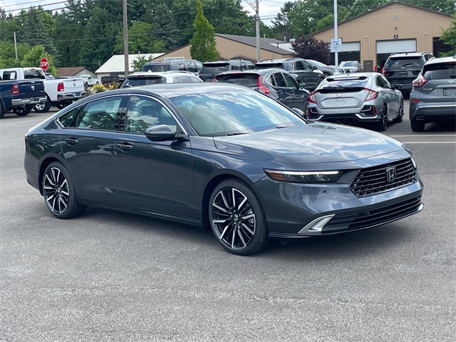 2025 Honda Accord Hybrid Touring photo 3