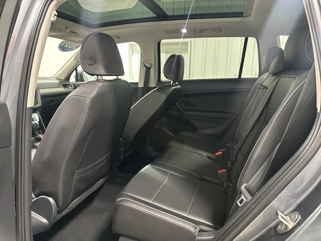2021 Volkswagen Tiguan R-Line Black SEL photo 15