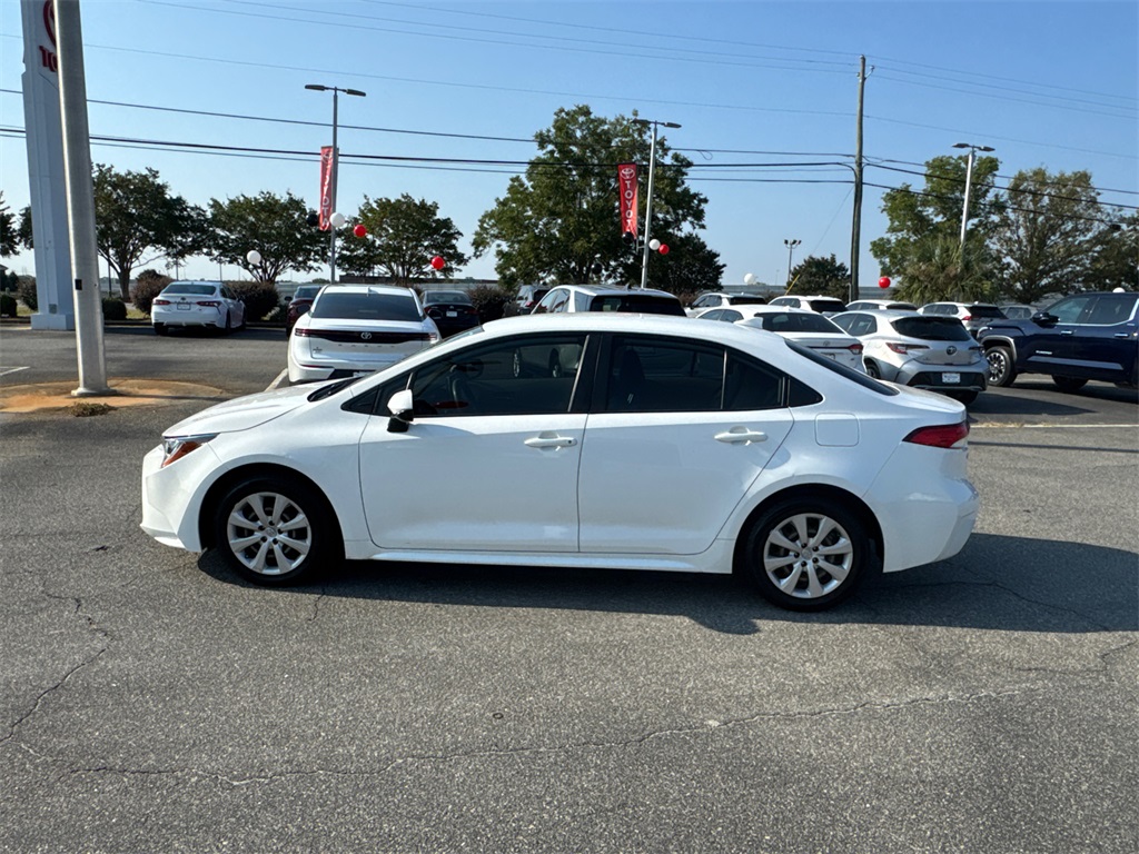 2021 Toyota Corolla LE photo 6