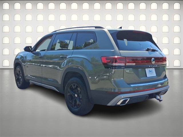 2025 Volkswagen Atlas Peak Edition SE photo 3