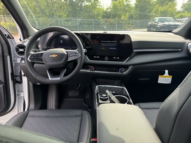 2026 Chevrolet Equinox LT photo 6
