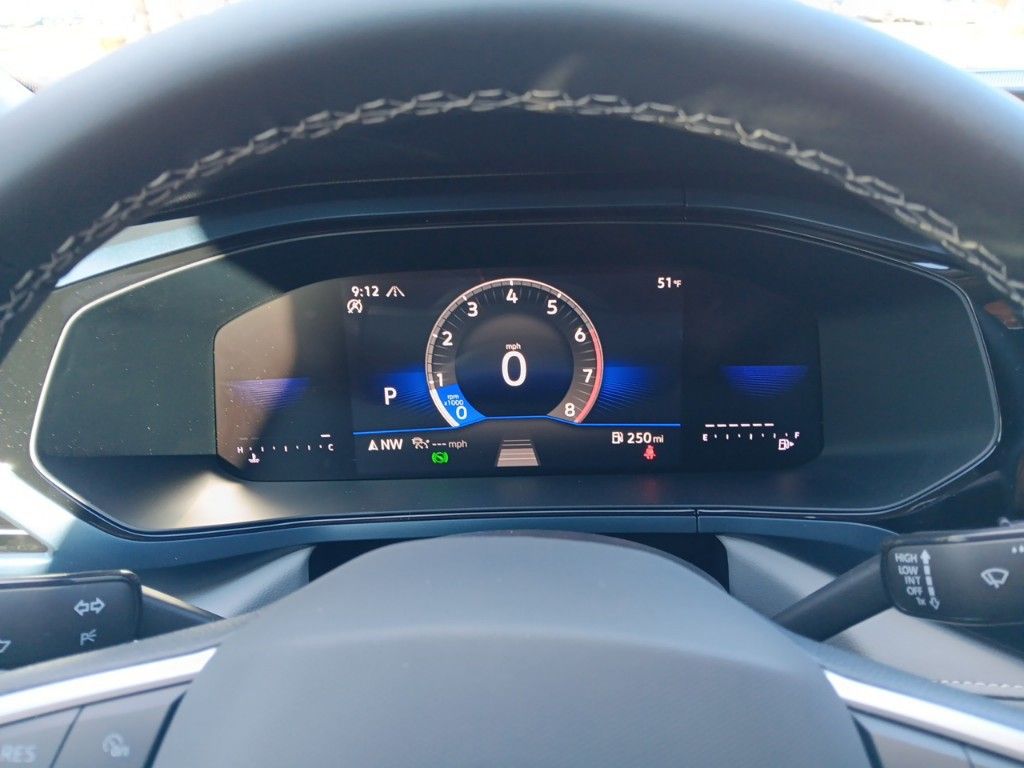 2024 Volkswagen Taos SE photo 14