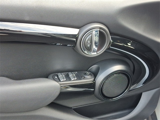 2021 Mini Cooper 4 Door Hardtop Signature photo 8