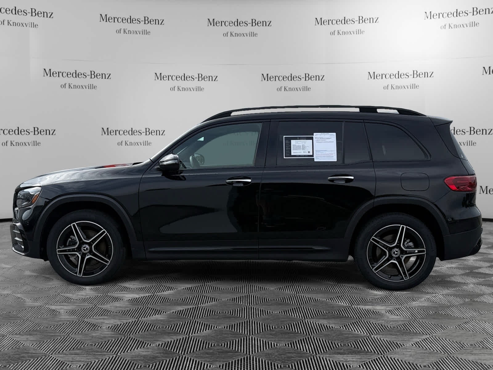 2024 Mercedes Benz GLB 250 photo 2