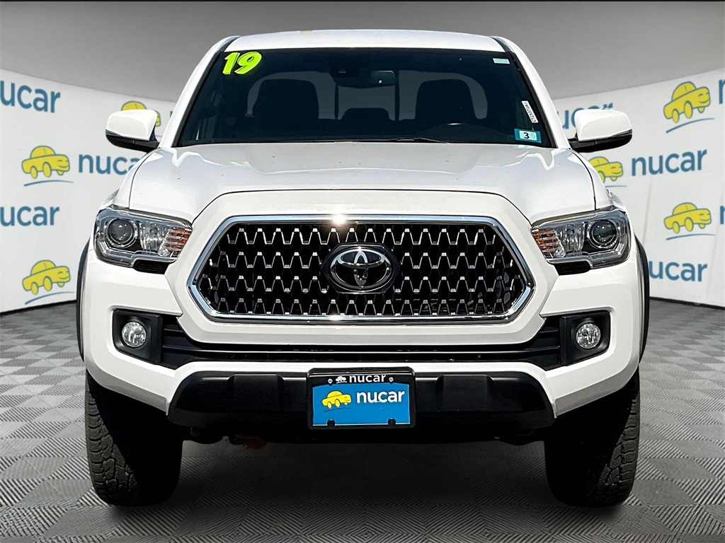2019 Toyota Tacoma TRD Off-Road photo 2